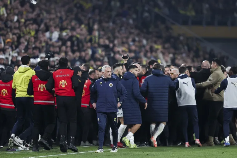 Mourinho je već bio kažnjen nakon prošlog derbija zbog kontroverznih izjava punim vrijeđanaj, no sada bi kazna mogla biti još i veća.