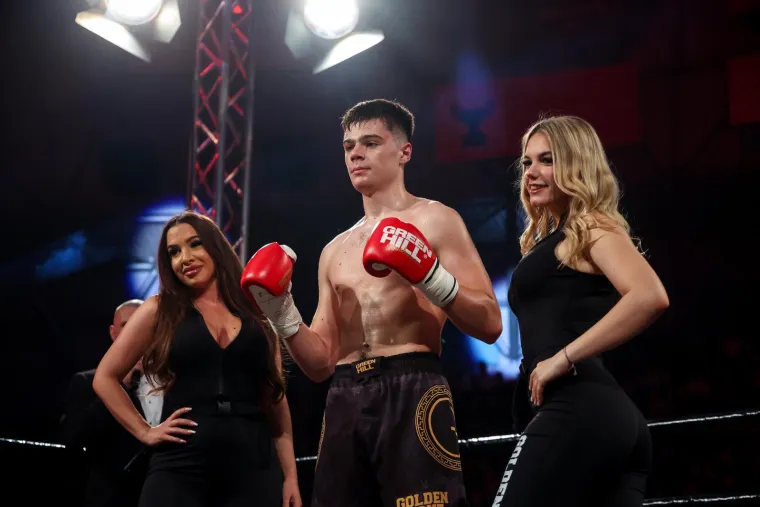 Martinjak brutalnim nokautom zaledio dvoranu, Bertić ugasio suparnika u stilu Cro Copa
