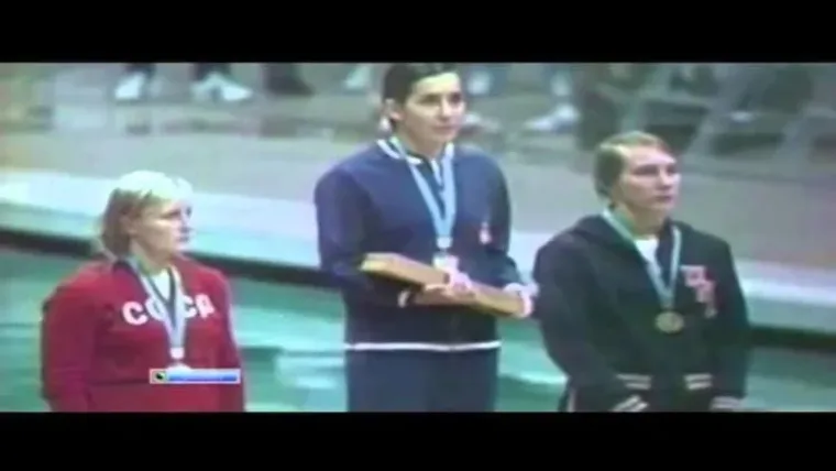 Đurđica Bjedov smatra se jednom od najvećih plivačica svih vremena. Godine 1987. primljena je u Plivačku kuću slavnih na Floridi, a 2007. u Kuću slave splitskog sporta. 