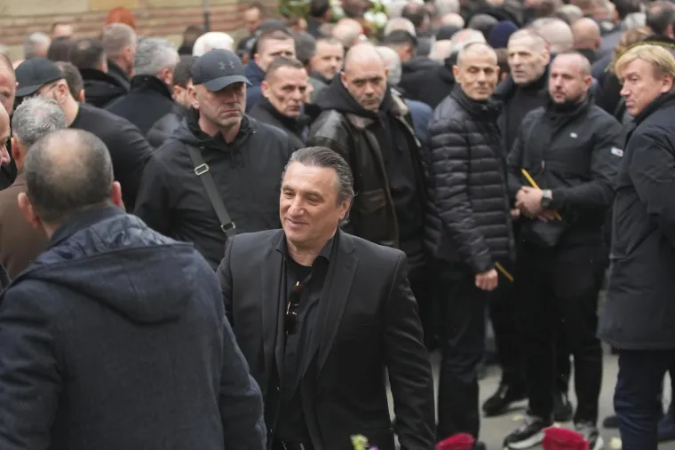 Direktno iz zatvora na sahranu došetao jedan od najvećih kriminalaca na Balkanu