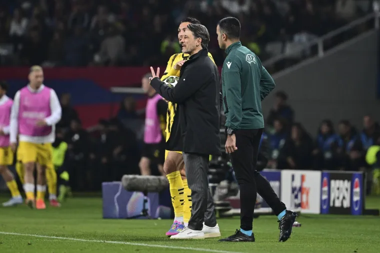 Golove za katalonski sastav zabili su Raphinha (25), Robert Lewandowski (48, 67) i Lamine Yamal (77). Uzvratni susret je 15. travnja u Dortmundu i u njemu će se Niko nadati čudu.