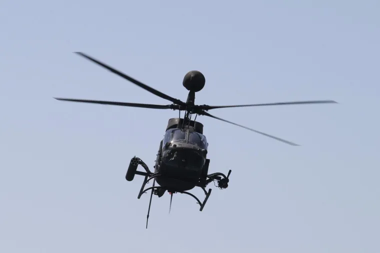 POGLEDAJTE SLIJETANJE HELIKOPTERA NA SPLITSKU RIVU: I raketna topovnjača uplovila u luku