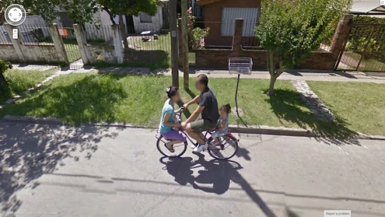 KADA TE ULOVI GOOGLEOVA KAMERA: Ovi nesretnici našli su se u krivo vrijeme na krivom mjestu i završili na Google Streetu
