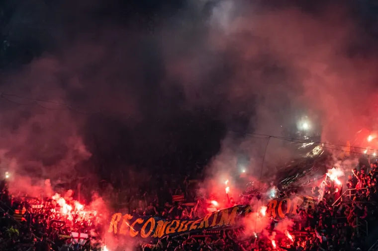 Navijači Barcelone u rijetko viđenom izdanju zapalili Westfalen: Žuti zid impresionirao