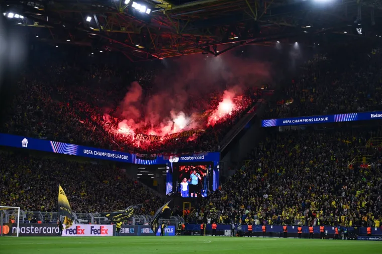Navijači Barcelone u rijetko viđenom izdanju zapalili Westfalen: Žuti zid impresionirao