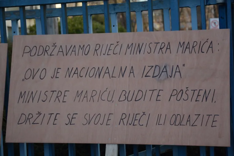Prosvjed radnika protiv gašenja sisačke rafinerije: 'Borili smo se za domovinu, borit ćemo se za egzistenciju'