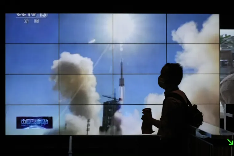 Kina lansirala svemirsku letjelicu s trojicom astronauta: Neće ih biti na Zemlji čak tri mjeseca!