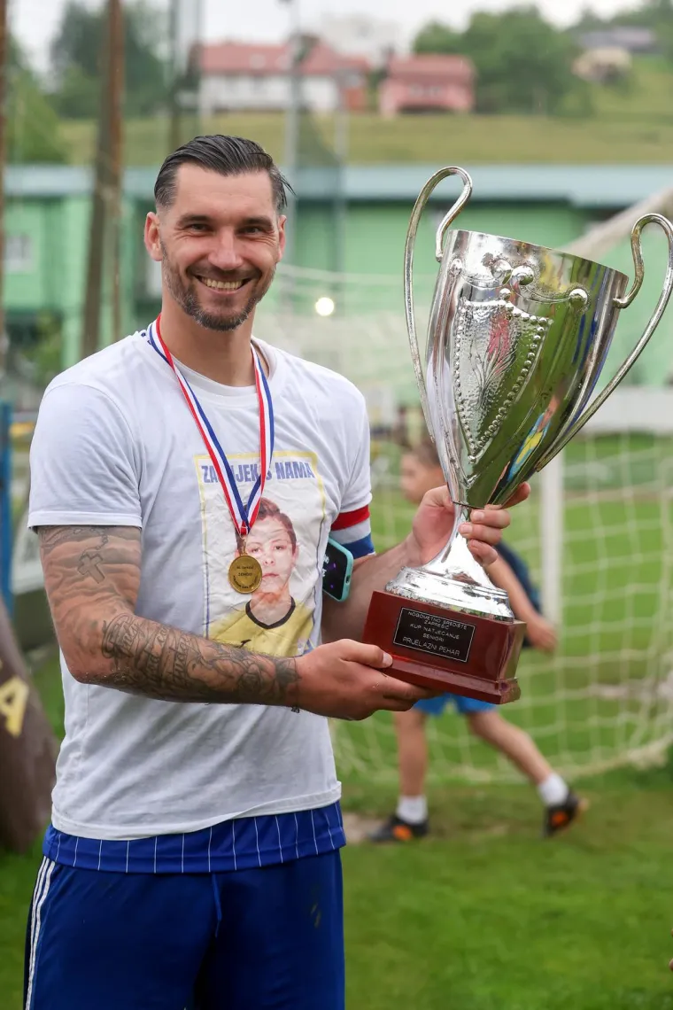 TETOVAŽA: Nikola je imao istetoviranu krunicu na desnoj ruci. Bio je vjernik.