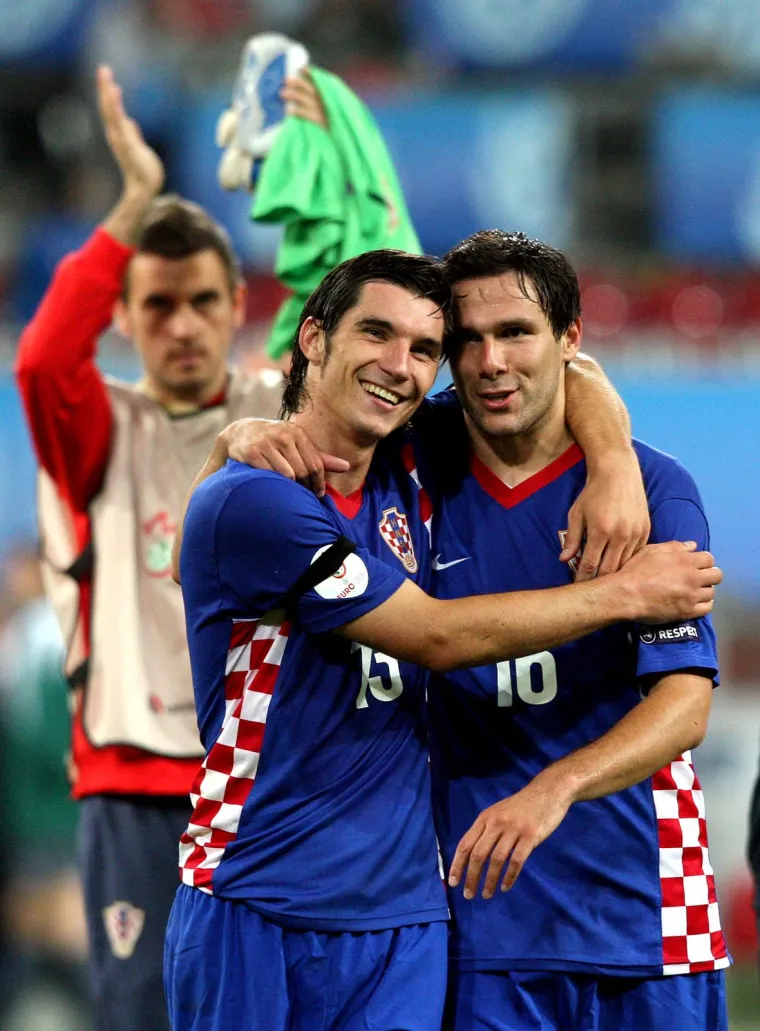16.06.2008, Stadion Worthersee,  Klagenfurt, Austrija - Treća utakmica Hrvatske reprezentacije na EURO 2008.  protiv reprezentacije Poljske. Hrvatska je bila u skupini B sa reprezentacijama Austrijom, Njemačkom i Poljskom. Jerko Leko, Stipe Pletikosa, Nikola Pokrivač. Nikola je kum Lekinom sinu. 
&quot;Najdraža utakmica i pobjeda u karijeri mi je na Euru 2008. protiv Poljske, a što se tiče kluba, baš ova protiv Ajaxa. S Ogijem (Ognjen Vukojević) sam igrao zadnjeg veznog, odigrao sam svih 120 minuta. Tad smo igrali s dva zadnja vezna, a suprotno je bio Gabri. Nije bilo lako, ali uspjeli smo im srušiti snove. Poseban, jako drag trenutak&quot;, rekao nam je svojedobno Nikola Pokrivač.