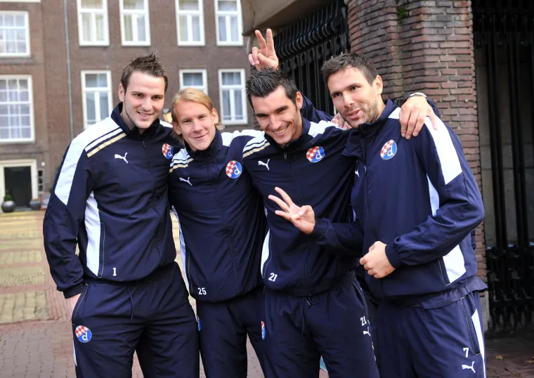 02.11.2011., Amsterdam. Ivan Kelava, Domagoj Vida, Nikola Pokrivač, Jerko Leko. Obožavao je igrati za Dinamo. U Dinamu je stekao neke od velikih prijatelja. 
