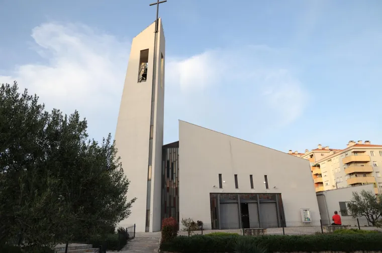 Hrvati se emotivnim porukama opraštaju od pape: 'Ljubav prema malim ljudima treba biti vodilja'