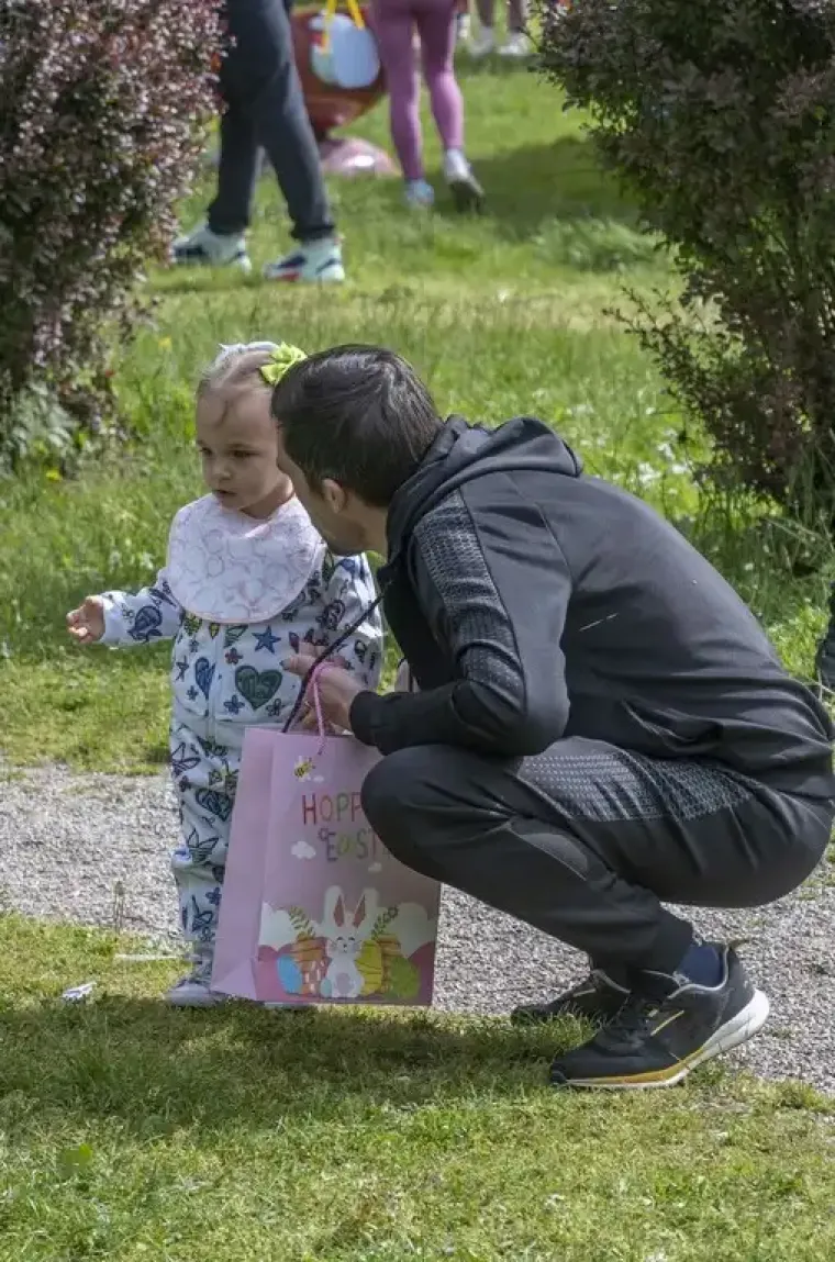 Dašak radosti i modne usklađenosti: Karlovčanka u traper kombinezonu oborila s nogu