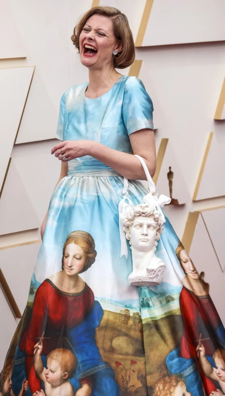  Eva Von Bah 