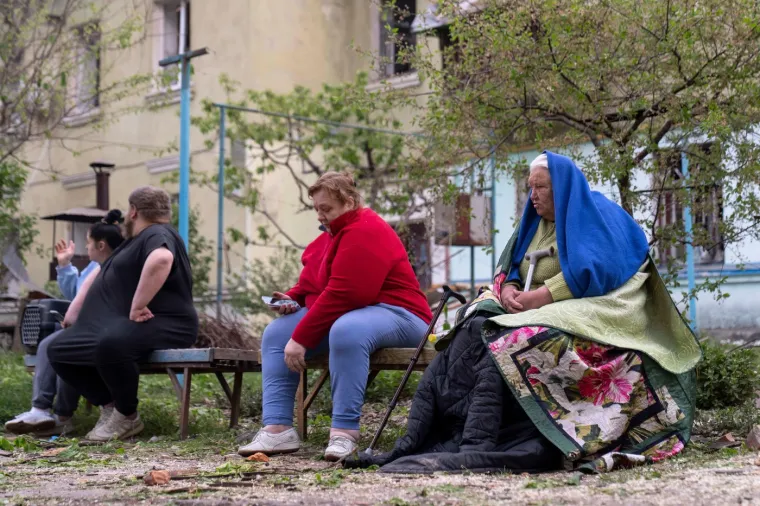 Potresni prizori iz Kijeva: Razorene zgrade, požari i zatrpani ljudi pod ruševinama