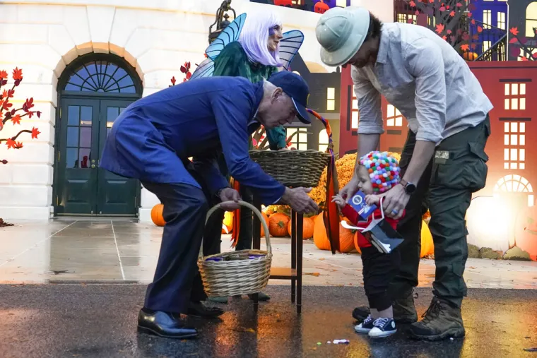 Zombiji, princeze i Joe Biden: Pogledajte kako izgleda Noć vještica u Bijeloj kući!