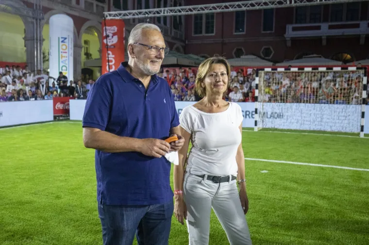 Ministar Aladrović i dužnosnici igrali uz bok sa svjetskim nogometnim zvijezdama: Evo kako je tekla utakmica sa sudionicima Igara