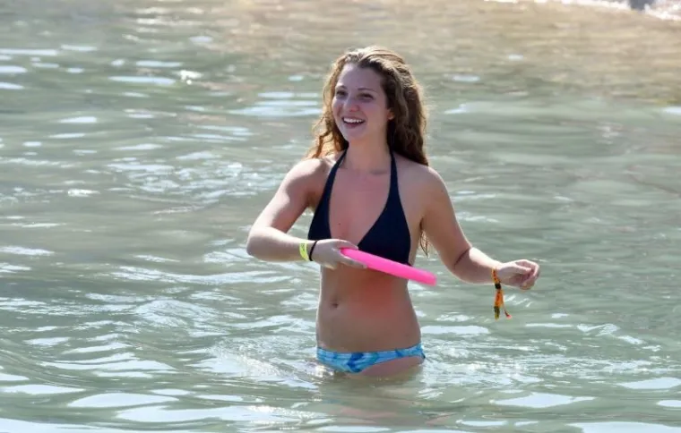 Tisno 'gori: seksi ljepotice okupirale plaže uoči Garden Festivala