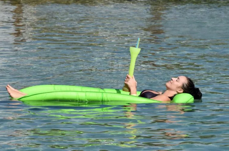 Tisno 'gori: seksi ljepotice okupirale plaže uoči Garden Festivala