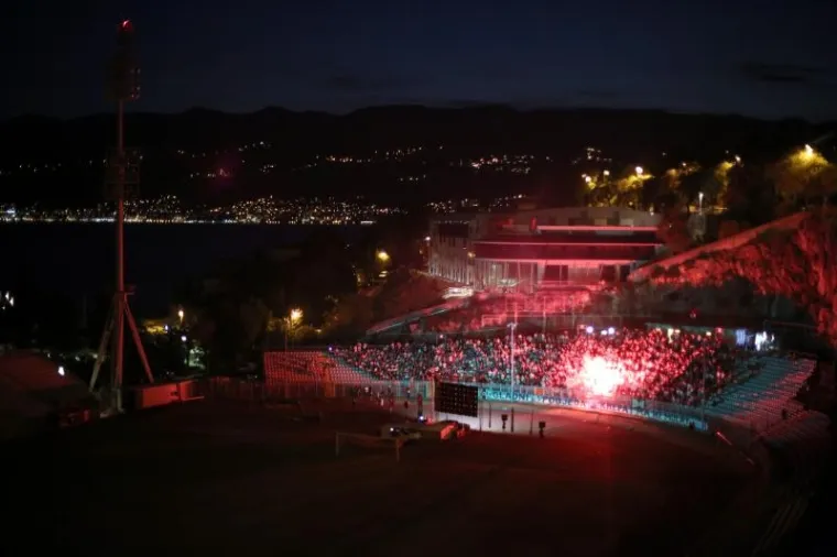 KANTRIDA U PLAMENU: Navijači Rijeke na kultnom stadionu napravili atmosferu za pamćenje
