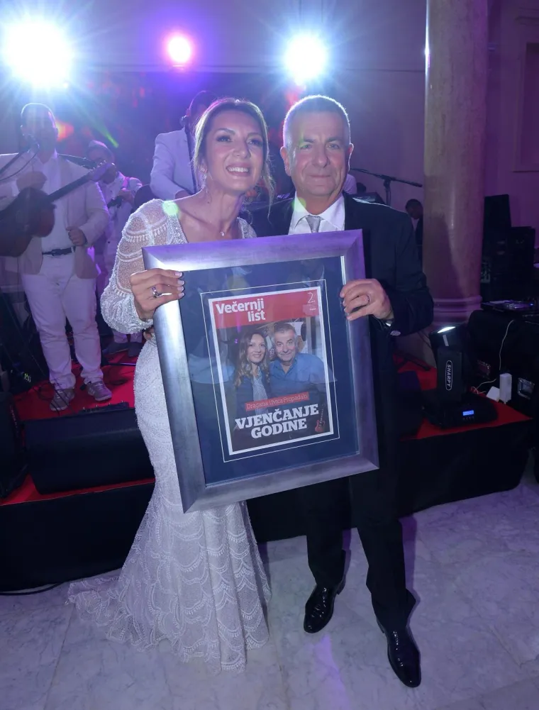 IVICA PROPADALO OŽENIO 28 GODINA MLAĐU BEOGRAĐANKU: Evo kako je izgledao njihov rokerski tulum u Mimari