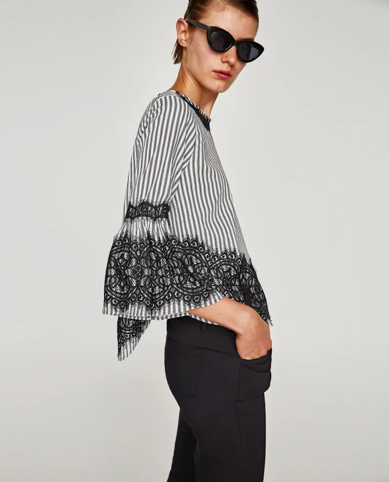 Bluza s detaljima od čipke na zvonolikim rukavima, Zara, 199,90 kuna
