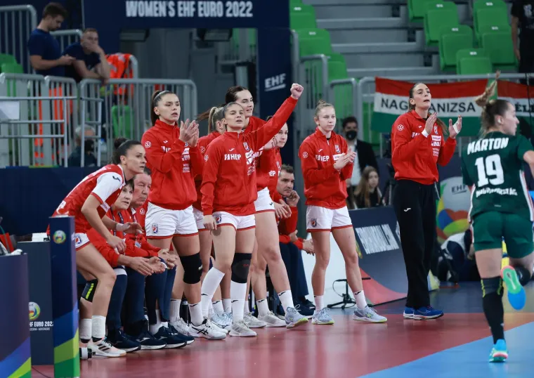 Kraljice šoka imale su veliku podršku navijača, ali na tribinama je bio i jedan Mađar koji je 'opakim' pogledom ukrao svu pažnju