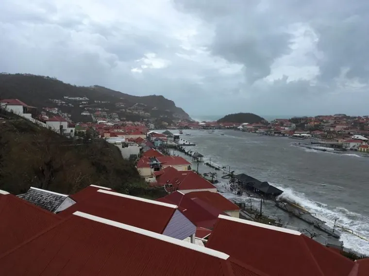 PRIZORI DEVASTACIJE: Uragan potpuno razorio Barbudu, opustošio Sveti Martin i prouzročio ogromnu štetu