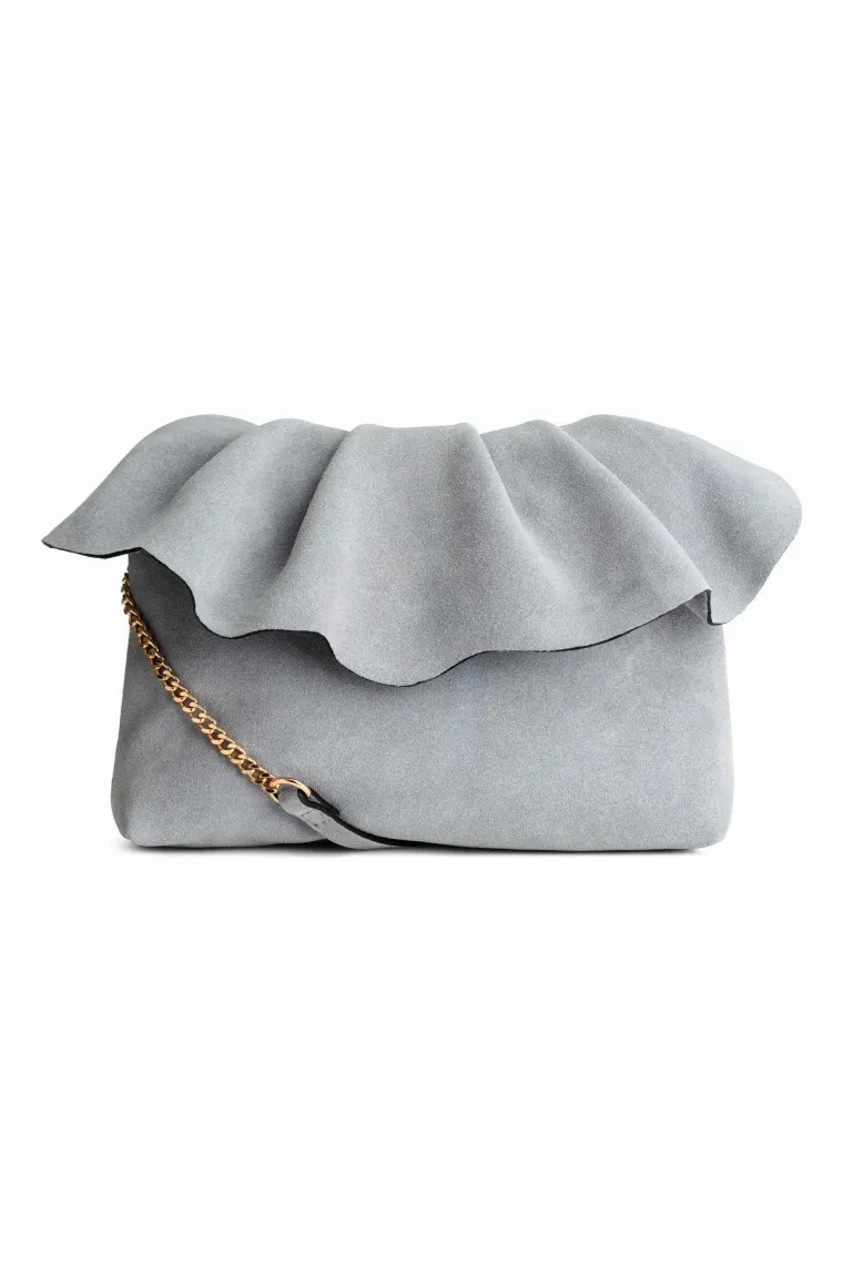 Torbica od antilopa s volanom, H&amp;M, 372,05 kuna