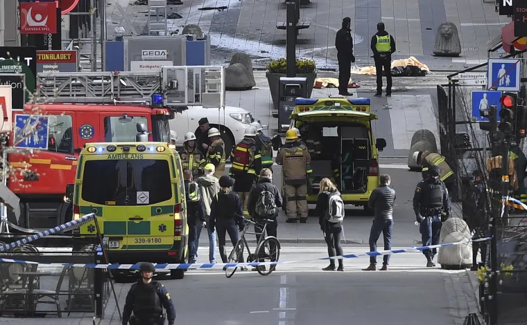 Horor u srcu Stockholma: kamionom se zabio među ljude, raste broj mrtvih