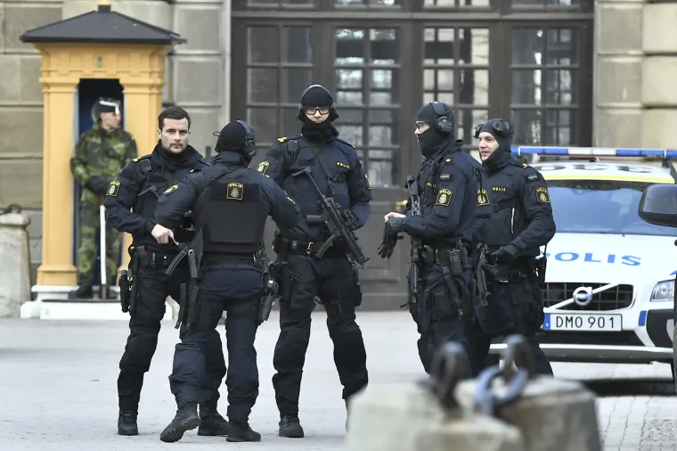Horor u srcu Stockholma: kamionom se zabio među ljude, raste broj mrtvih