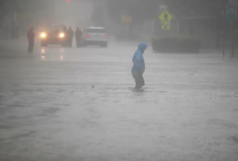 POGLEDAJTE RAZORNE POSLJEDICE URAGANA: Evo kako izgleda Miami nakon što je kroz njega protutnjala Irma