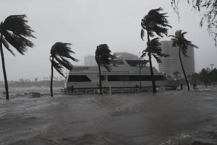 POGLEDAJTE RAZORNE POSLJEDICE URAGANA: Evo kako izgleda Miami nakon što je kroz njega protutnjala Irma