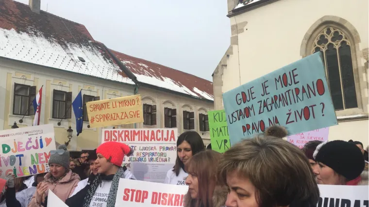 Roditelji na prosvjedu: 'Ići ćemo mirno do kraja dok ne dobijemo Spinrazu za sve'