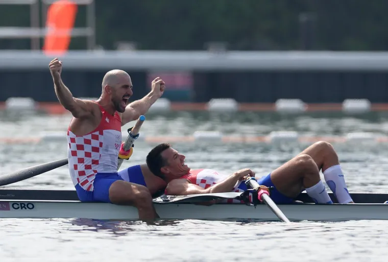 Dečki, zaslužili ste: Braća Sinković ispisala povijest pa u slavlju nisu skrivali emocije
