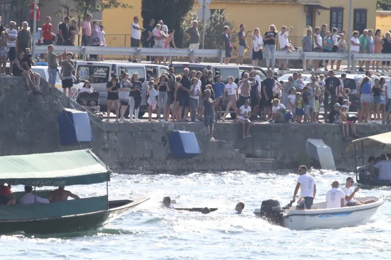 Počeo 23. Maraton lađa na Neretvi: Milanović s posebnog broda označio početak utrke