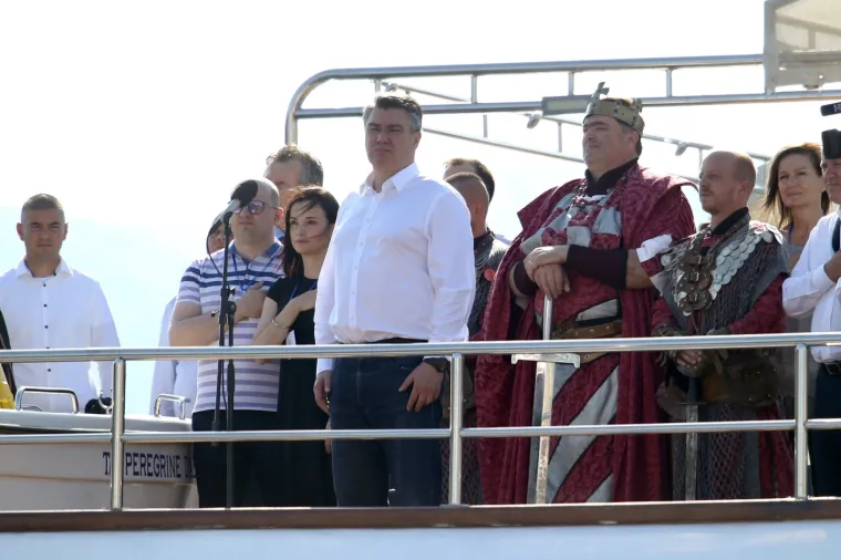 Počeo 23. Maraton lađa na Neretvi: Milanović s posebnog broda označio početak utrke