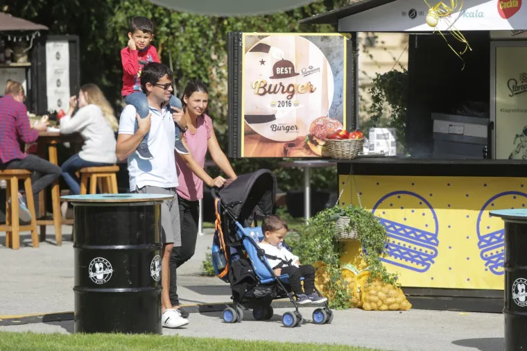 HRPA FINOG MESA, UMAKA, DODATAKA I DOBROG RASPOLOŽENJA: Centar Zagreba opijen miomirisima, počeo je 2. Zagreb burger festival
