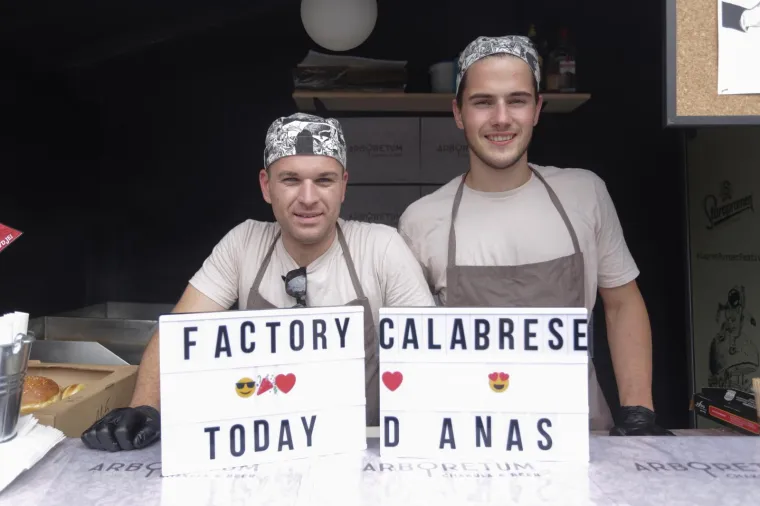 HRPA FINOG MESA, UMAKA, DODATAKA I DOBROG RASPOLOŽENJA: Centar Zagreba opijen miomirisima, počeo je 2. Zagreb burger festival