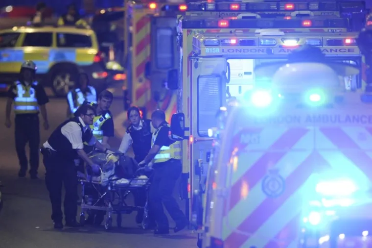 TERORISTIČKI NAPAD U LONDONU: Na desetke ljudi stradalo je na London Bridgeu i Borough Marketu