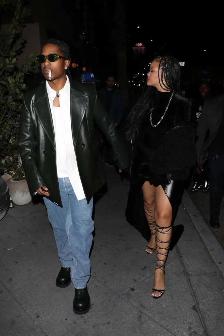 Rihanna i ASAP Rocky organizirali tulum od kojeg će sutra boljeti glava: Seksi domaćica izdominirala u lateksu