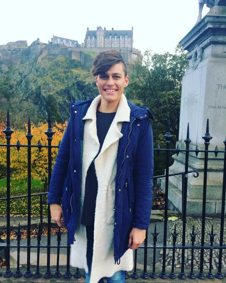 &quot;Spremna sam na sve. Živim svoj život, hodam svijetom i širim ljubav. Ako se netko tome može suprotstaviti i u tome vidjeti nešto loše, nije do mene. Samo želim normalno živjeti svoj život, širiti pozitivnu energiju, nikome ne nanositi štetu, a ako netko to ne prihvaća, ja to želim prihvatiti, jer prihvaćam sve&quot;, istaknula je Alina koja tvrdi da je od malih nogu osjećala da je žena u muškom tijelu.