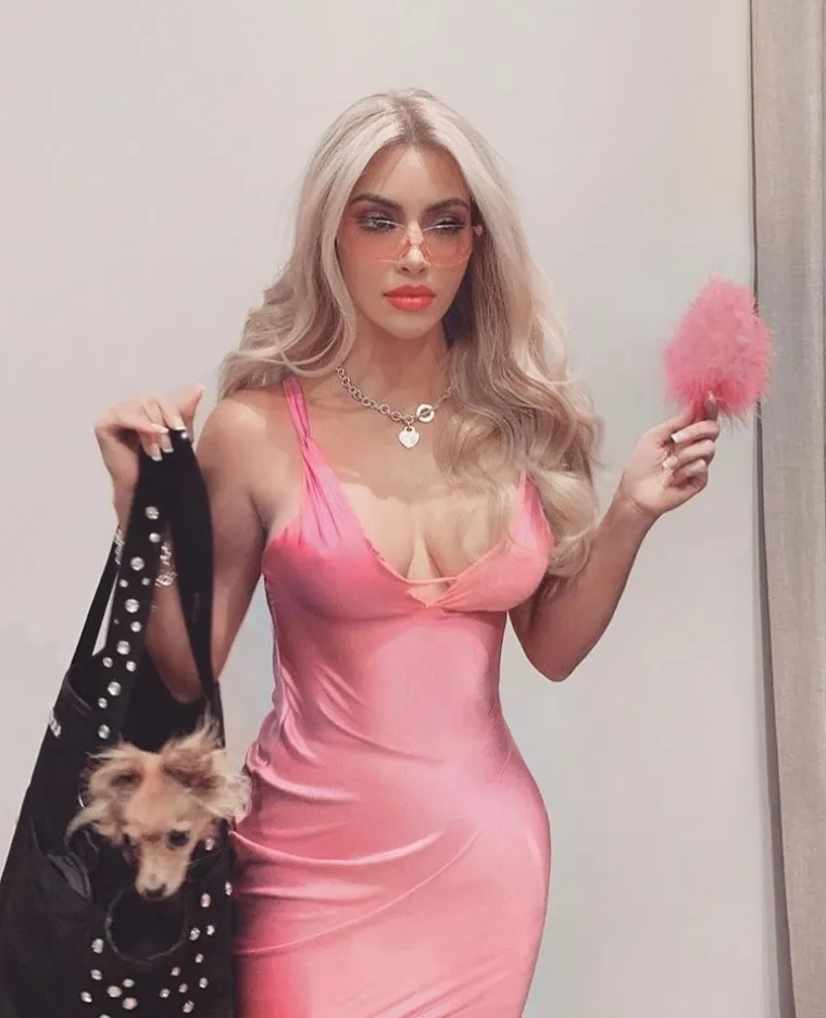 Od glave do pete u istoj boji: To samo Kim Kardashian zna isfurati, u svakom izdanju izgleda brutalno