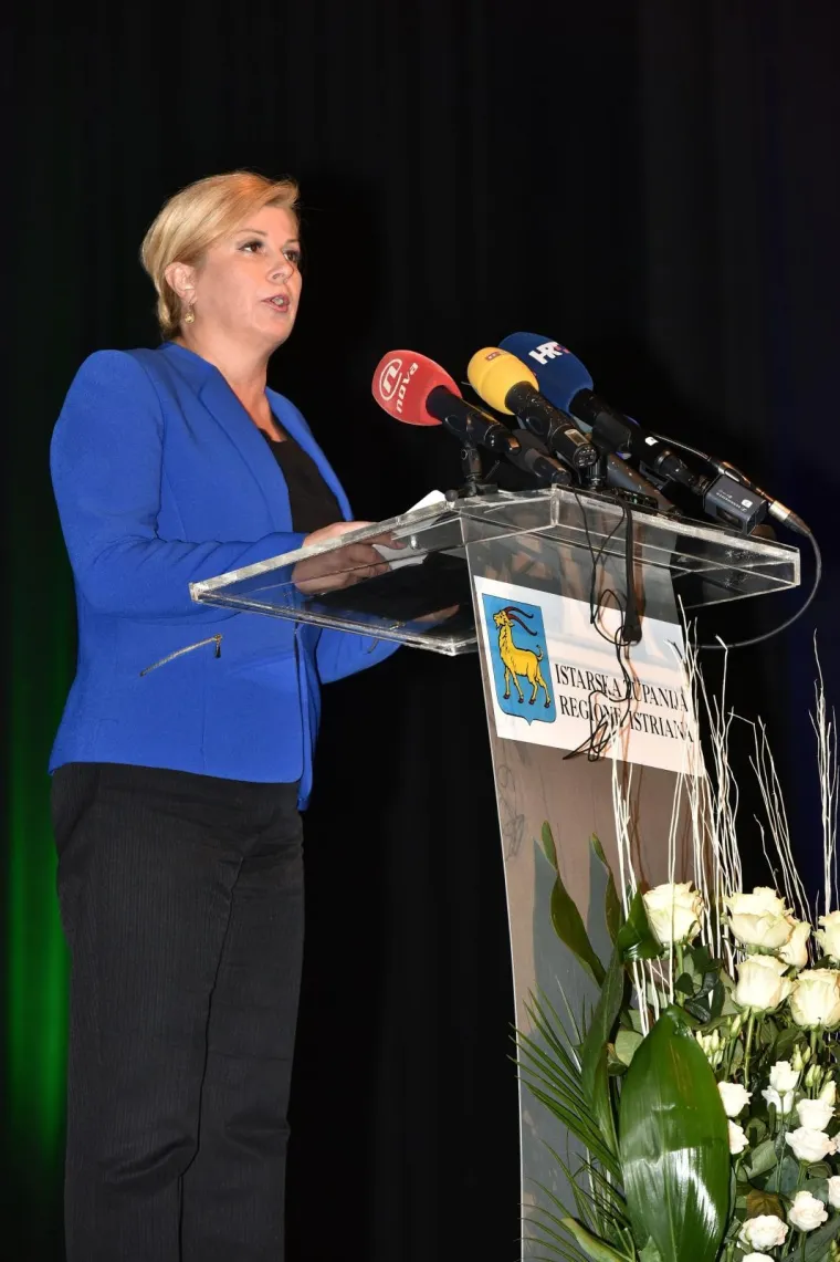 KOLINDA POLOŽILA VIJENCE U PARKU NARODNOG USTANKA: Predsjednica na obilježavanju Dana Istarske županije