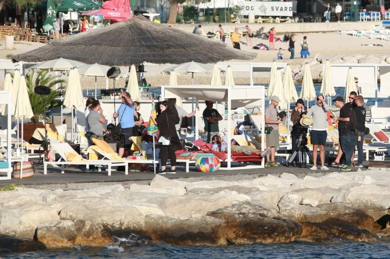 HRVATSKA OBALA POSTALA LAŽNA IBIZA: Zvijezda 'Igre prijestolja' i suprug Julije Roberts u Splitu snimaju film