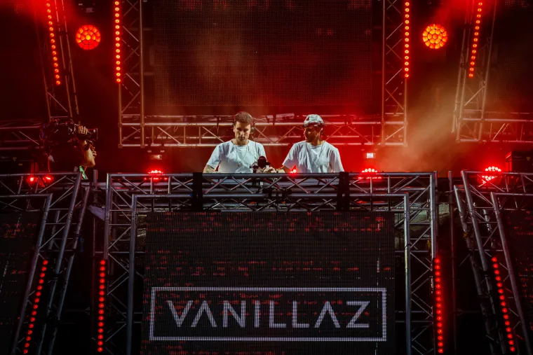 DJ DUO VANILLAZ ZAPALIO POLJUD: Evo kako su zabavljali ekipu prve večeri ULTRE u Splitu