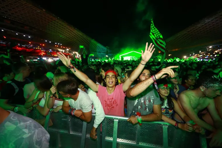 Ovogodišnjim Ultra Europe festivalom iznimno je zadovoljan bio i ministar turizma Gari Cappelli, koji je u subotu navečer također bio festivalu u društvu sina, te dogradonačelnika Splita Nine Vele, župana splitsko-dalmatinskog Blaženka Bobana. 