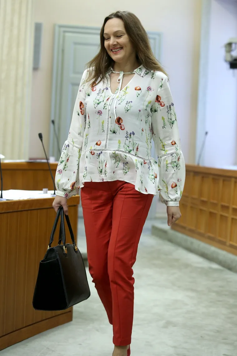 Sabor kao modna pista: je li Mostova zastupnica svojom proljetnom kombinacijom zasjenila kolegice iz HDZ-a?