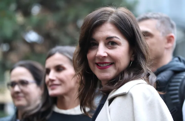 Sanja njeguje elegantan i jednostavan stil, a nerijetko promovira domaće dizajnere. U galeriji pogledajte neka od njenih upečatljivih izdanja. 