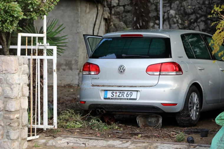 Ove fotografije svjedoče razmjerima katastrofe u Novom Vinodolskom, ljudi su spašavali što se spasiti da