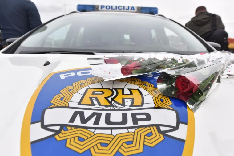 Inače ne volimo kad nas zaustave, ali policajci su danas pripremili lijepo iznenađenje za vozačice!